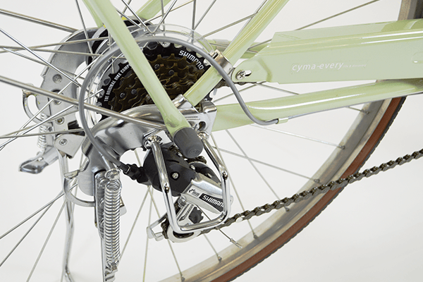 どんな道でも安心・快適に走行していただける様に、信頼のシマノ製6段変速機を搭載。