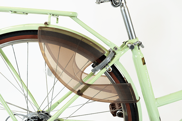 後輪にドレスガードが装着されているので、服装を気にせず乗車可能。