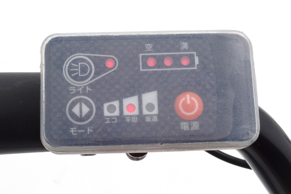 電源、モード、ライトがそれぞれON/OFFしやすい手元スイッチ。