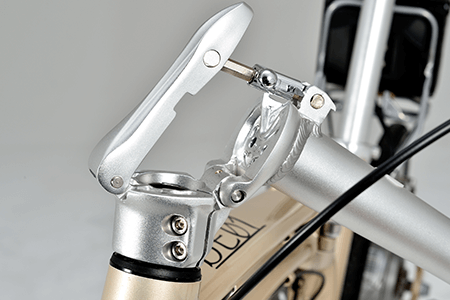 専用設計のレバー