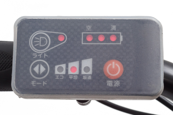 電源、モード、ライトがそれぞれON/OFFしやすい手元スイッチ。