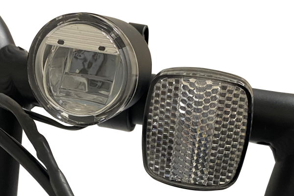 夜間走行に必須のLEDライト