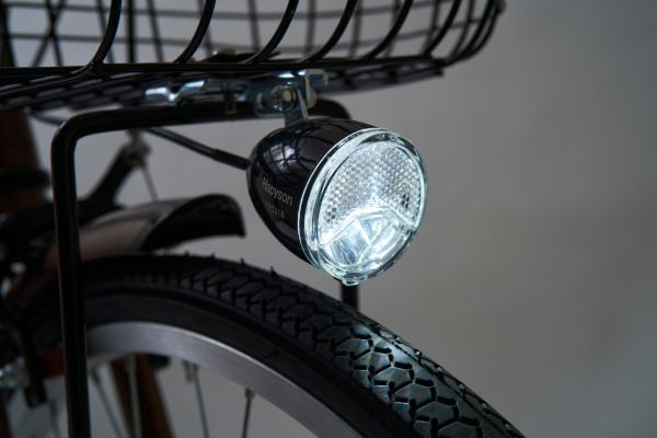 リフレクター付きのかご下LEDライト。点灯・消灯もスイッチで簡単操作。