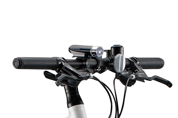 ブリヂストンCYLVA F27 700C アルミ 27速 420mmクロスバイク CYLVA (シルヴァ) F27-2015モデル- ブリヂストン(BRIDGESTONE