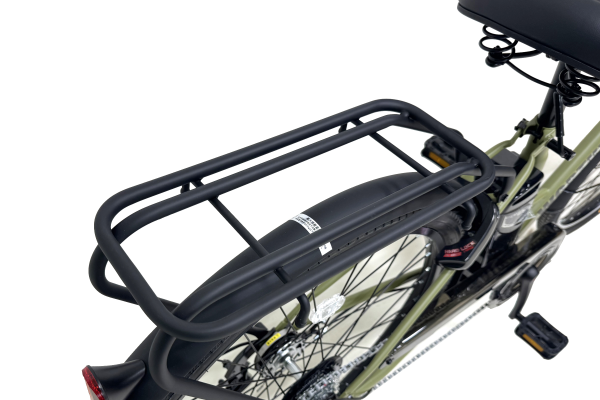 ちょっとした荷物やカゴを付けられるクラス18キャリア