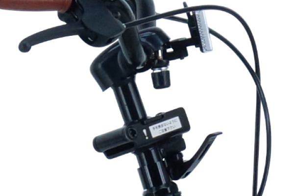 レバー操作で簡単に折りたたみが可能です。