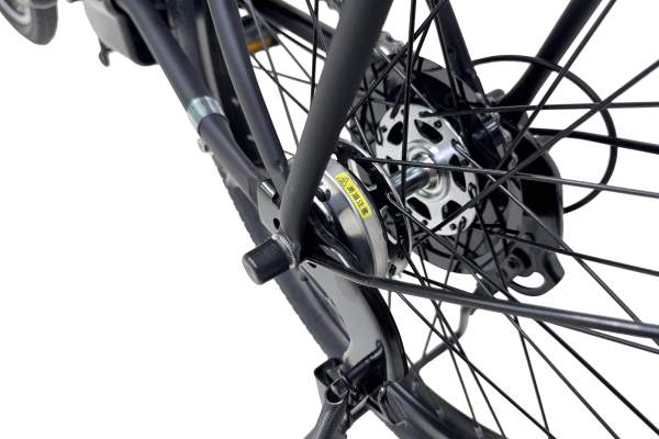 長期間使用してもブレーキ音がしにくいローラーブレーキ採用。