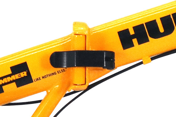 ワンタッチの折りたたみ方式を採用し、工具無しで簡単に折りたたみが可能です。