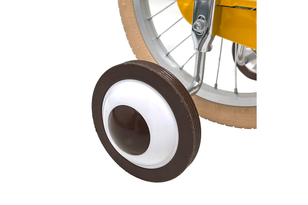 補助輪がついているので練習も安心です。足部分が外せる為慣れてきたら補助輪を外すことも容易です。