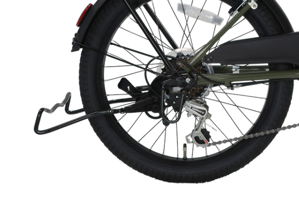 安定感のあるL字型のスタンドです。