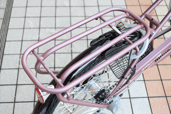 後部用チャイルドシートを取り付けて3人乗りも可能です。