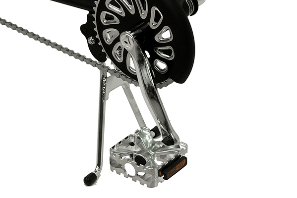 シルバーのペダルでスタイリッシュに。