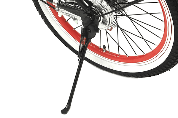 停車時に必須になるスタンドも搭載！