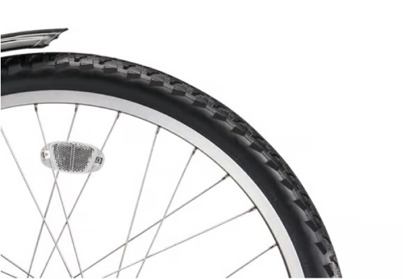 耐パンク性能が高いセミブロックタイヤ