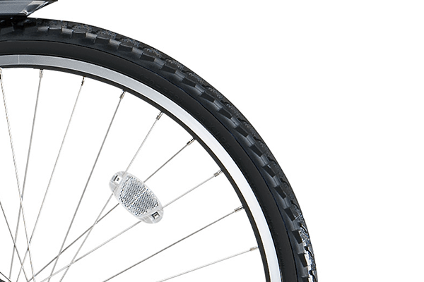 マウンテンバイク風の26インチ×1.95HEのタイヤを標準装備。