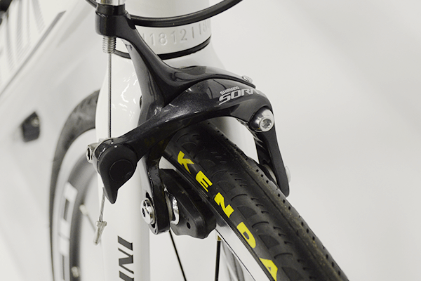 ブレーキにもこだわり、シマノ製を選択しています。
