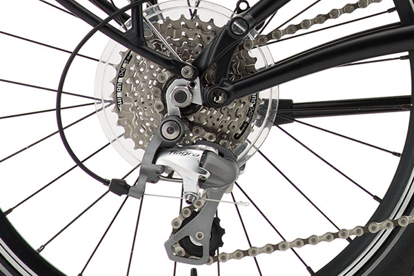 信頼性の高いシマノ製上位モデル「Tiagra」を採用しました。