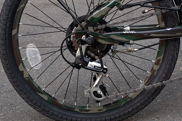 上り坂も楽に走ることができる6段変速機付き。