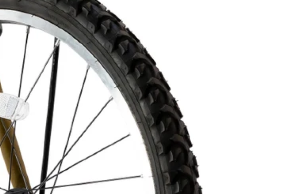 太めのタイヤなので、クッション性が高くパンクにも強く、段差でも衝撃を吸収してくれるので安定した走行が可能。