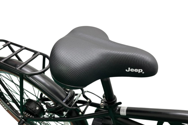 JEEPのロゴが入ったサドル。