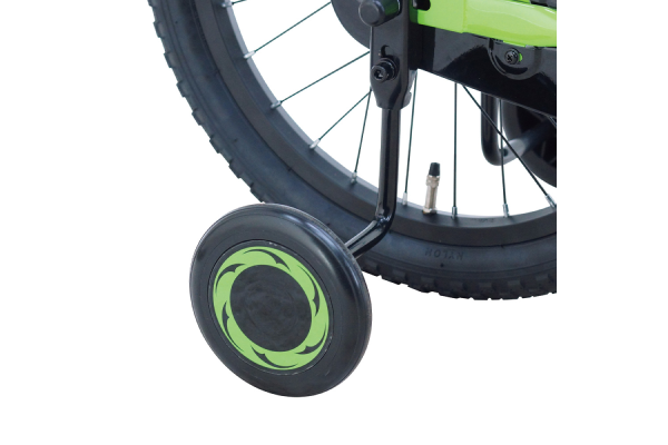 後輪のハブ軸を外さなくても補助輪の取り外しが可能なので、補助輪外しての練習もしやすいです。
