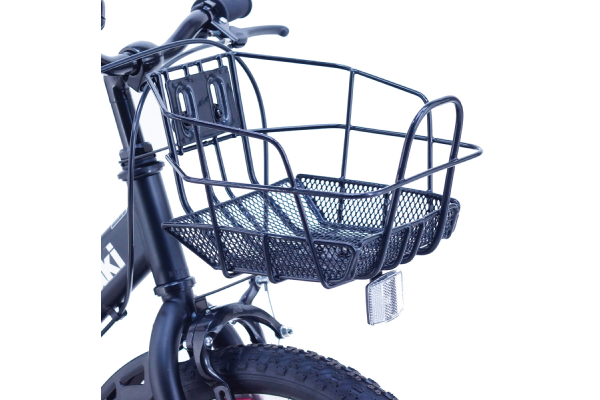 公園で遊ぶための道具などが落ちにくい底面がメッシュタイプのバスケット。