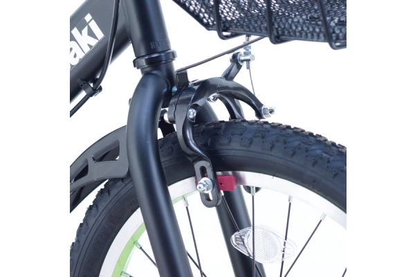 Wピボットキャリパーブレーキなので軽い力で強い制動力が発揮されます。