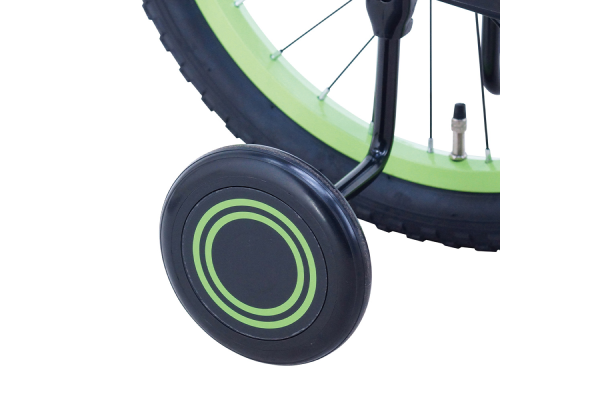 後輪のハブ軸を外さなくても補助輪の取り外しが可能なので、補助輪外しての練習もしやすいです。