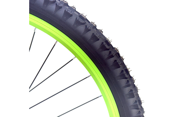 Kawasakiのイメージカラーであるライムグリーンのカラーリム。