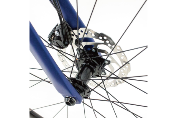 軽い力で強い制動力を発揮できる油圧ディスクブレーキ