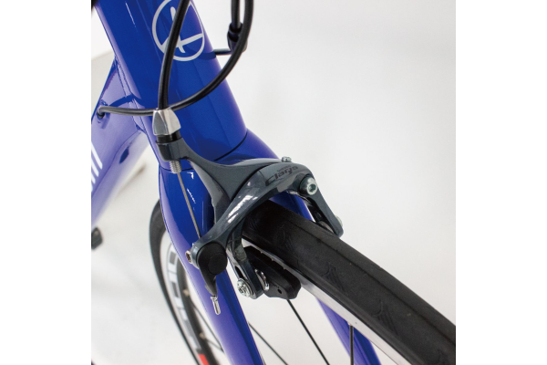 ブレーキにいたるまでSHIMANO CLARISを搭載。