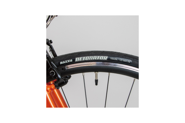 クロスバイク【RAIL 700】使用1年未満・9.5kg 【公式通販】