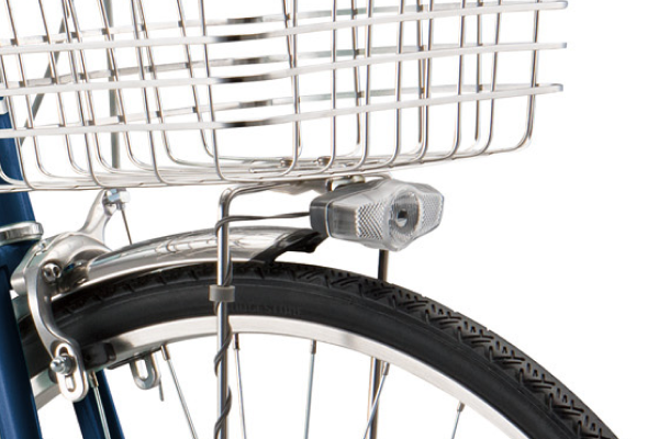 自転車をこいでも重くならずに暗くなると自動的にらLEDライトが点灯するので便利。