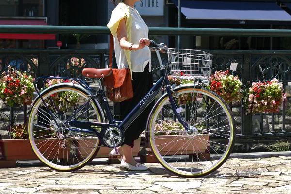 乗り降りしやすいv型フレームでどんな服でも安心です