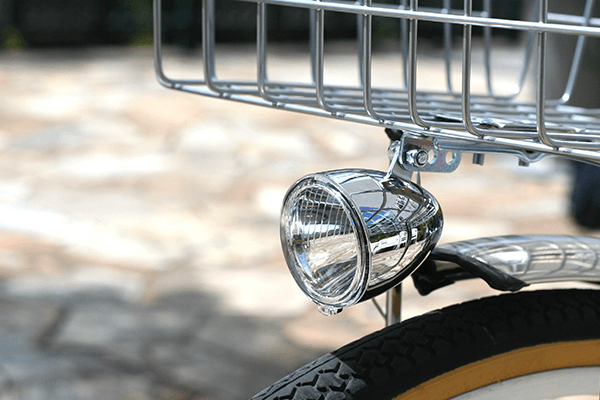 電池不要のLEDオートライトを標準装備！暗い夜道も安心です。