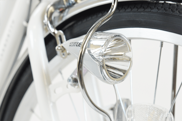 明るいLEDオートライトを標準装備！暗い夜道も安心です。