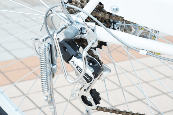 どんな道でも安心・快適に走行していただける様に、信頼のシマノ製6段変速機を搭載。