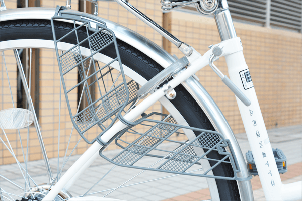 後輪にドレスガードが装着されているので、服装を気にせず乗車可能。