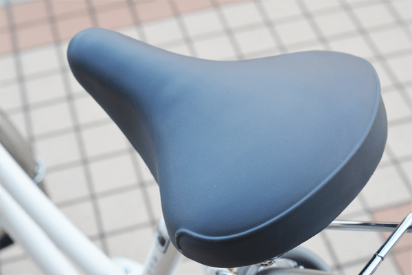 破れやすいサドルの角にプロテクトラインが入っているため長期間お使いいただけます。