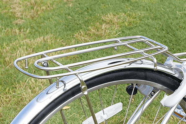 荷物を積める便利なリアキャリア搭載。