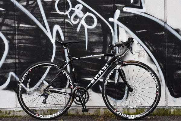 MASI INIZIO ロードバイク サビ、後輪パンク