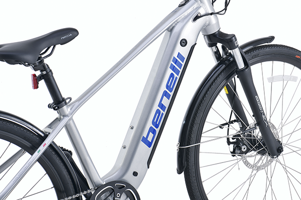 e-Bike 2021 benelli MANTUS 27 TRK 新車は17万円 チェーンとスプロケットは新品交換済 MANTUS 27 TRK BENELLI(ベネリ) クロスバイク 27インチ