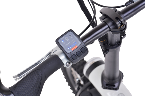 アシストの切り替えなどワンタッチで手を放すことなく行えるので、わかりやすく安全性も高いです。