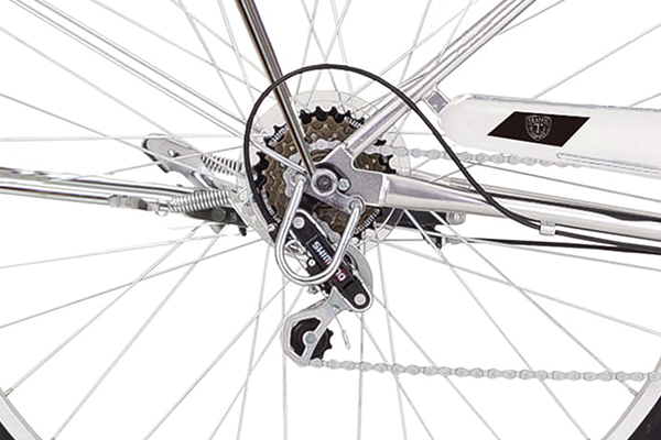 信頼のシマノ製変速機を搭載。坂道も快適に走行できます。