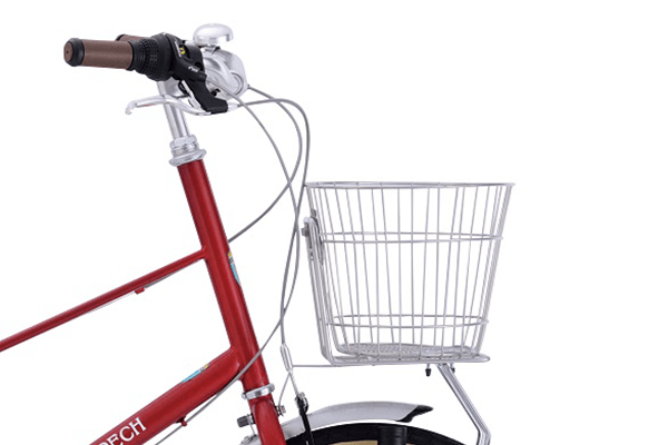 自転車の雰囲気にマッチした丸みのあるデザインのワイヤーカゴを採用しています。