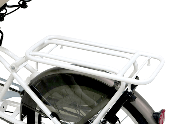 後部用チャイルドシートを取り付けて3人乗りも可能です。