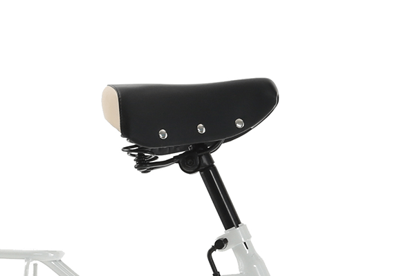 見た目もオシャレなテリー型サドル採用。大型でしっかり座れるので疲れにくいです。