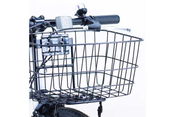 習い事や遊びに出掛ける際に便利なバスケット付き