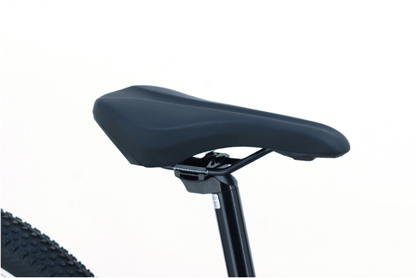 スポーティーサドルなのでスピードを出した時に上半身がしっかり安定しやすい。