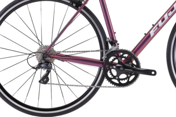 コンポーネントにはシマノSORA（2×9スピード）を搭載。